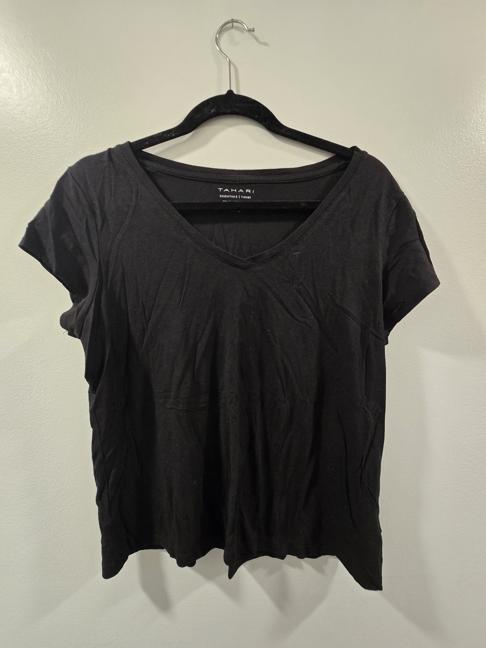 Tahari Black V-Neck Women's Tee